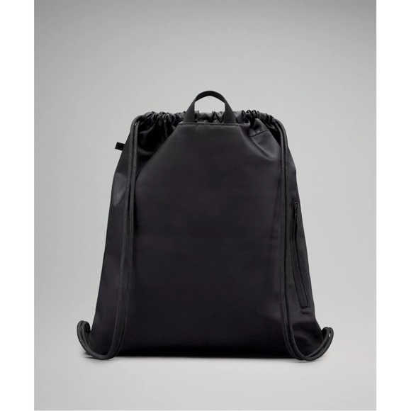 New Lululemon Lightweight Gym Sack 13L, Black String Backpack, Small Bag, Tote - Picture 4 of 15